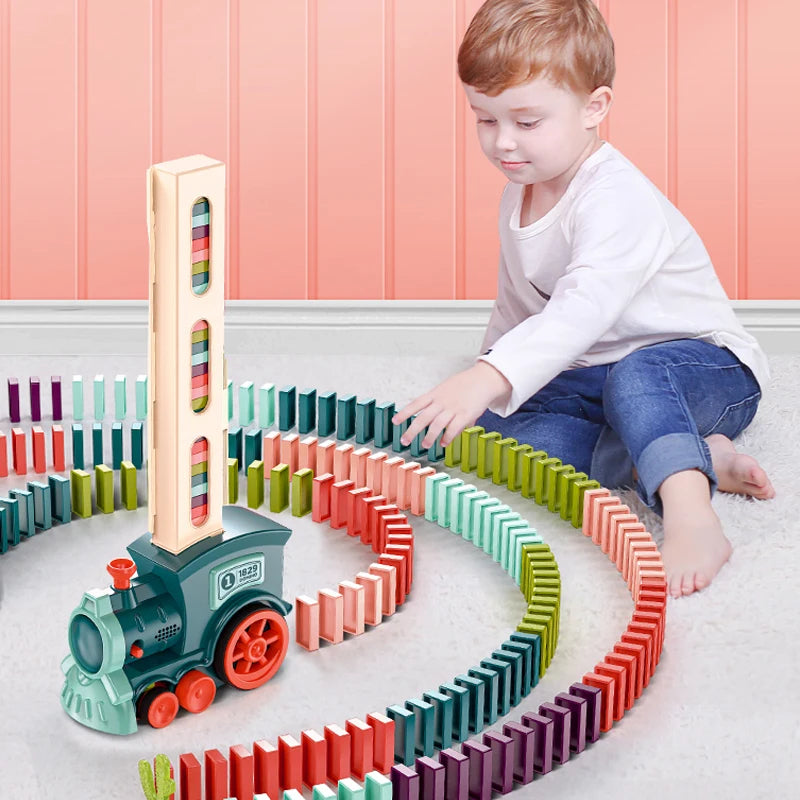 OTOMATİK DOMİNO DİZİCİ TREN OYUNCAĞI – RENKLİ, SESLİ, EĞİTİCİ!