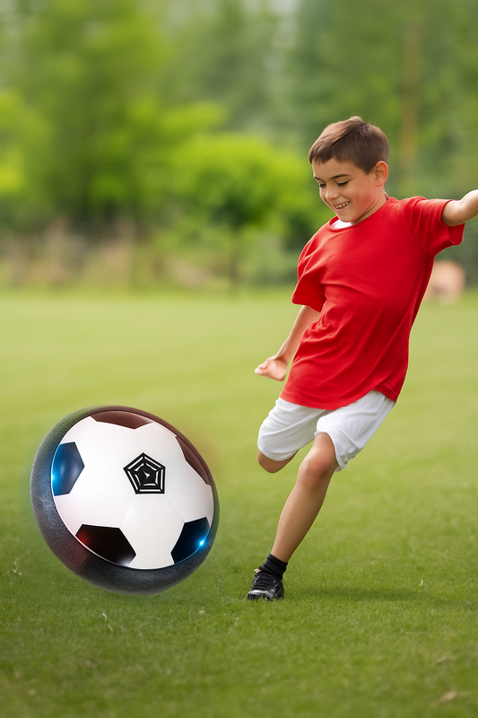 Zeminde yüzen Futbol Topu